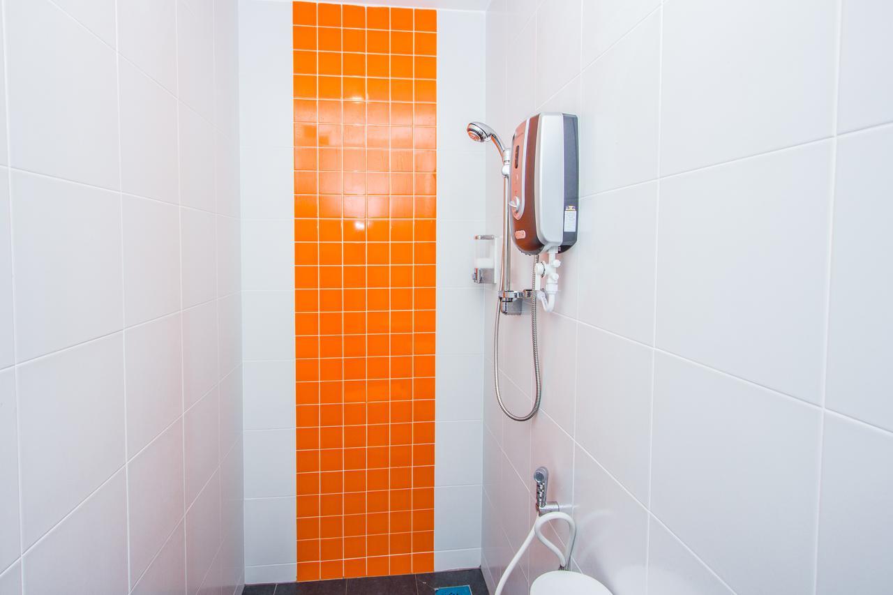 Big Orange Hotel, Jitra Exterior photo