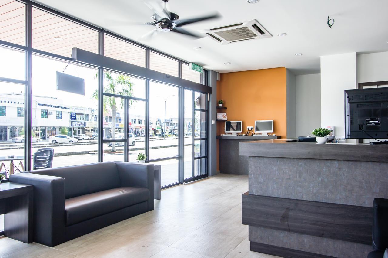 Big Orange Hotel, Jitra Exterior photo